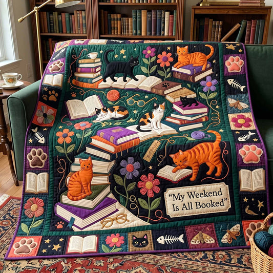 Book Pile Quilted Blanket NCU0NXD1871