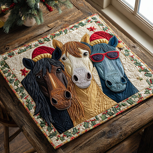 Christmas Horse Quilted Table Topper NCU0DV949