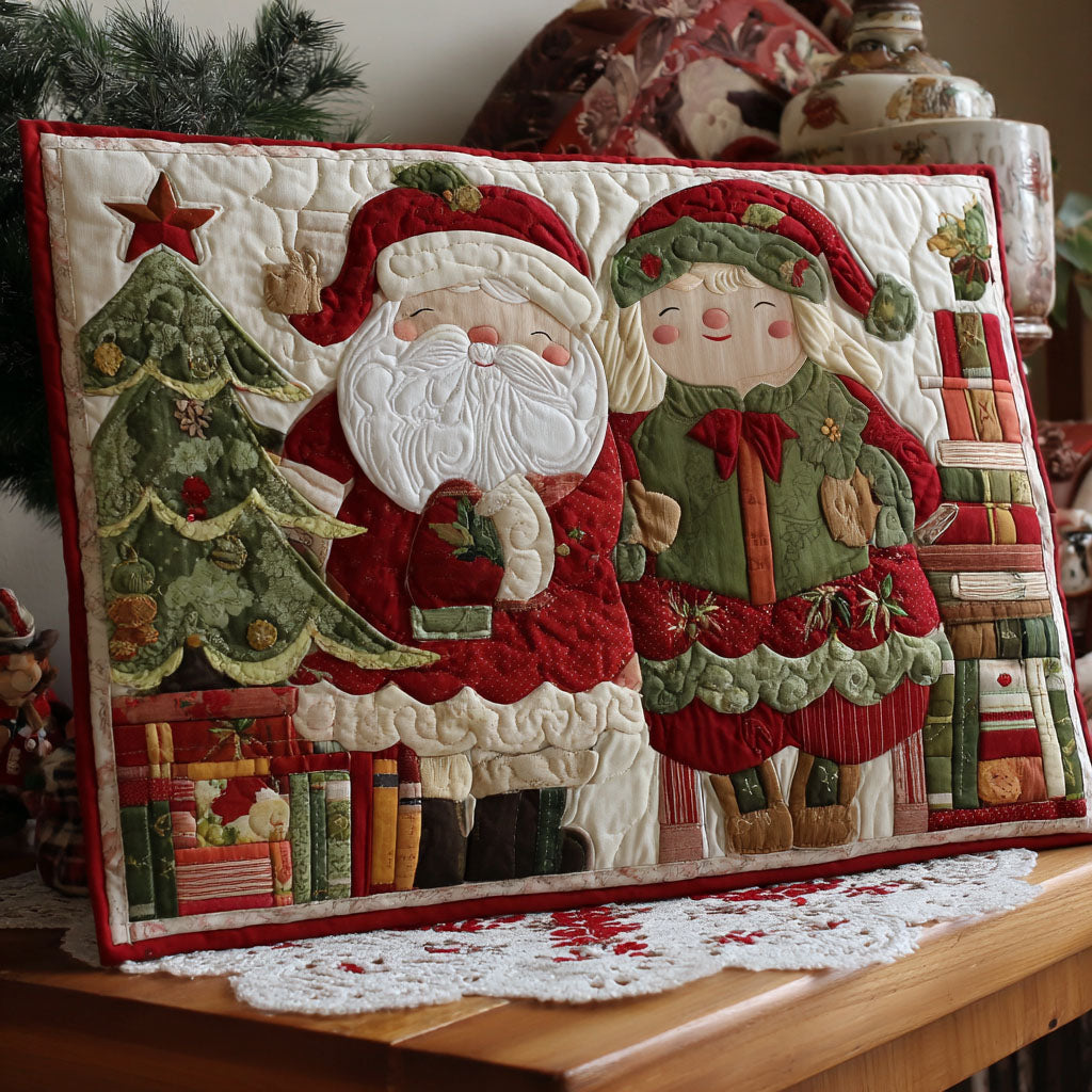 Cozy Claus Evening Quilted Fabric Postcard NCU0PTT2344