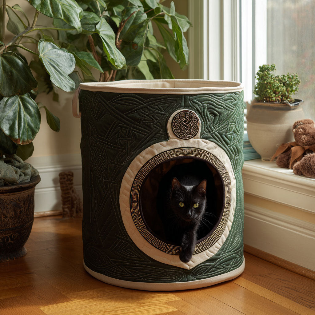 Green-Eyed Watcher Quilted Laundry Basket NCU0PTT1647