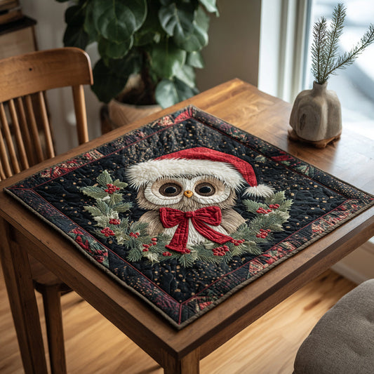 Holly Wreath Owl Table Topper NCU0HNH125