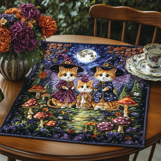 Magic Cat Quilted Table Topper NCU0DDK952