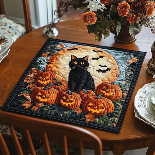 Moon Cat Quilted Table Topper NCU0DDK946