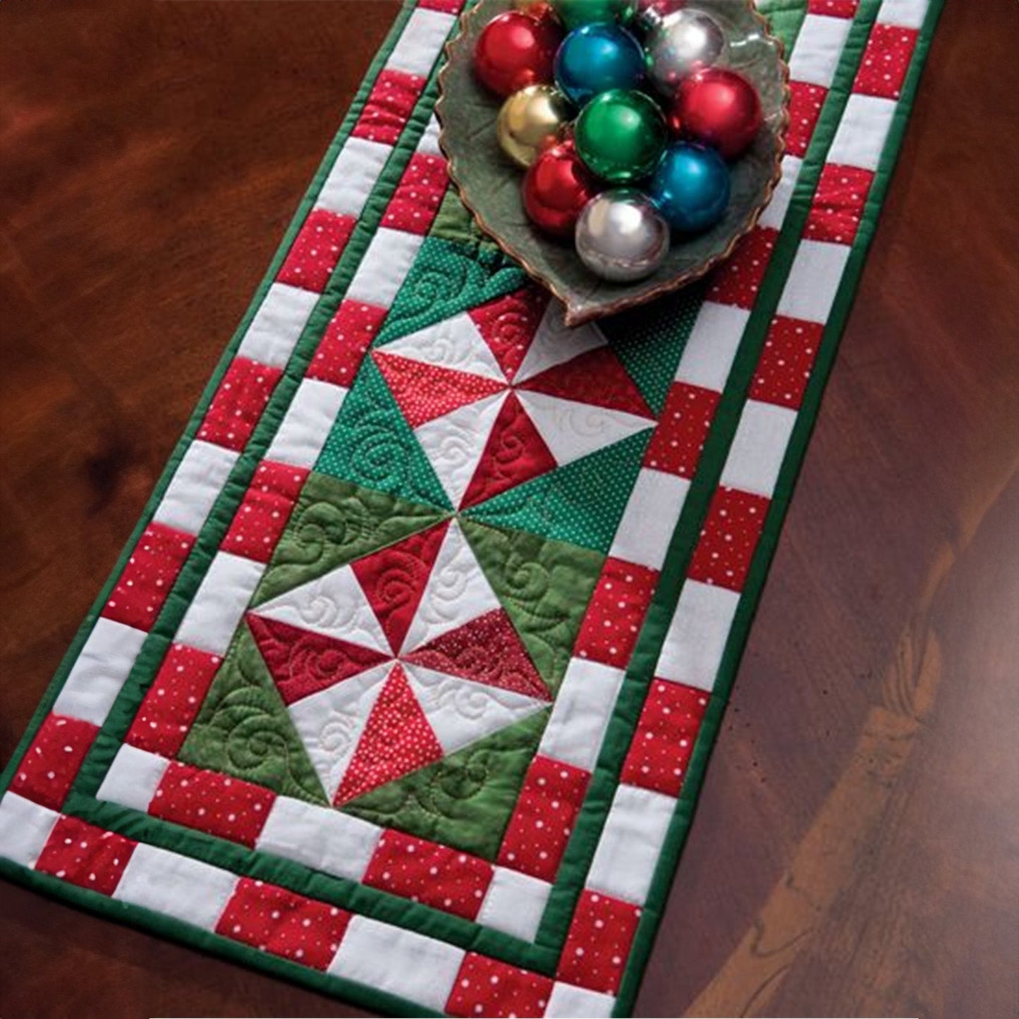 North Pole Road Quilted Table Runner NCU0PT730