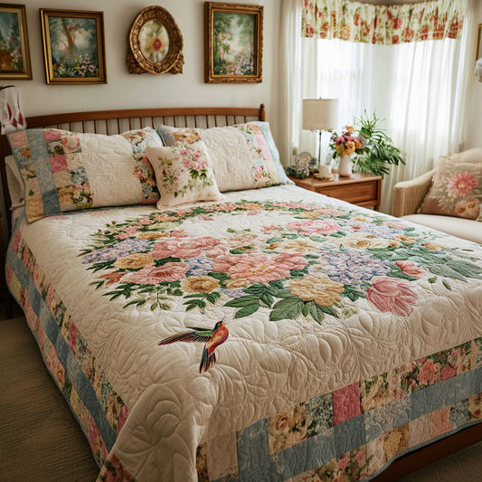 Pastel Patch Hummingbird Quilted Blanket NCU0LDH785
