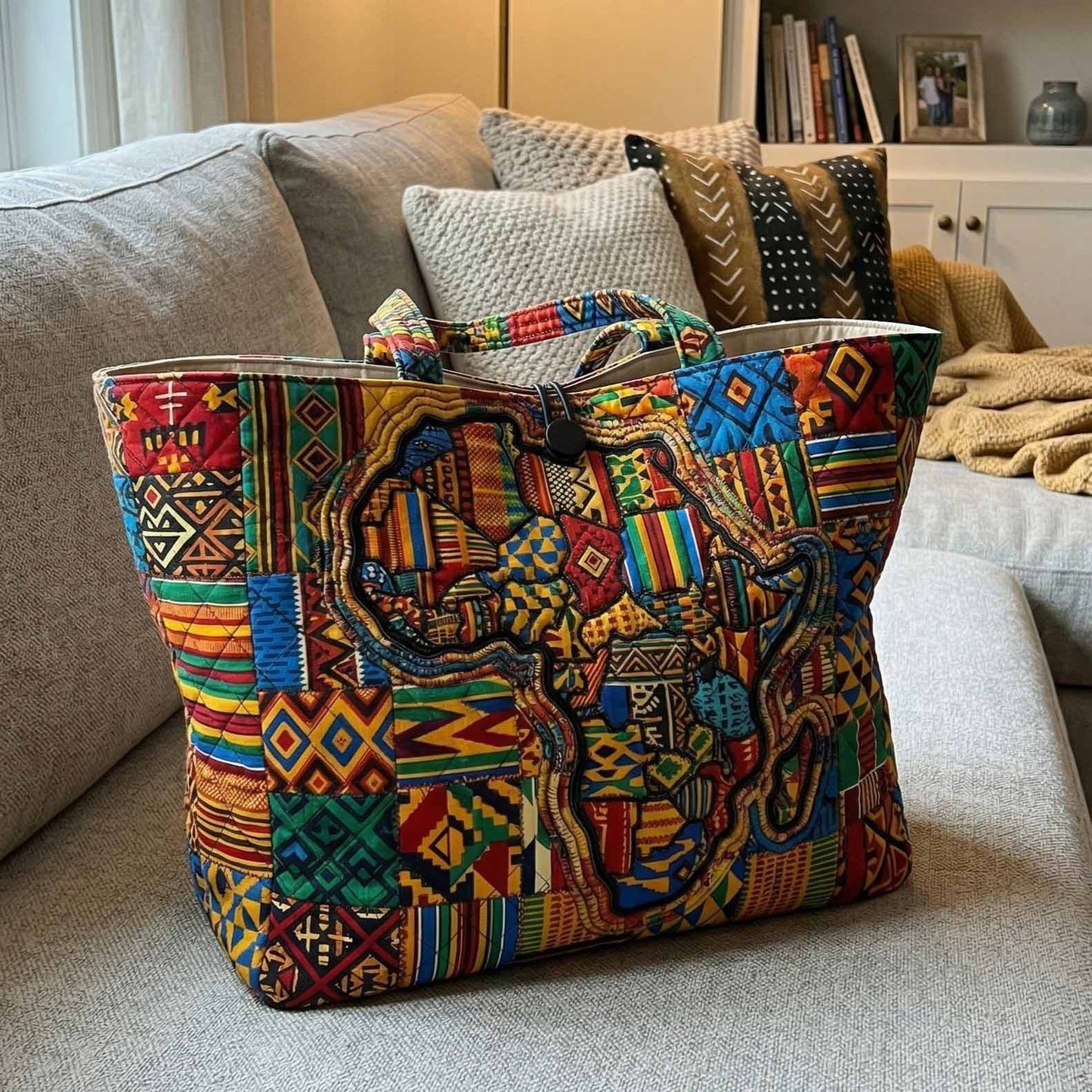 Vibrant Africa Map Quilted Classic Tote Bag NCU0NXD1820